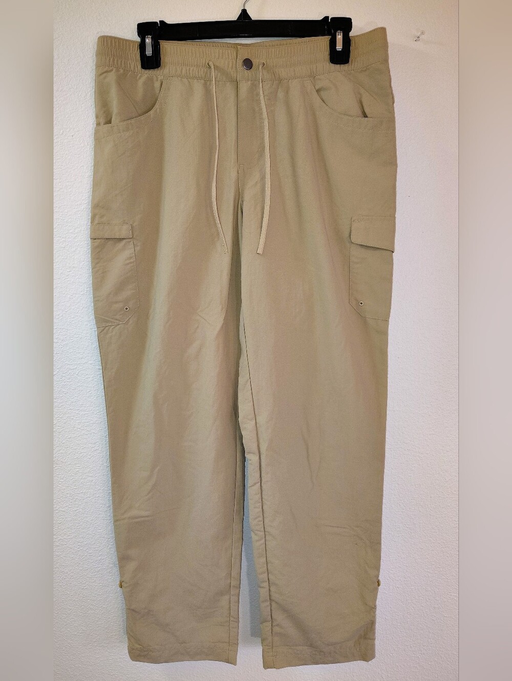Columbia Women's Hiking/Outdoor Pants ~ Size Medium ~ Never Worn, Like New
